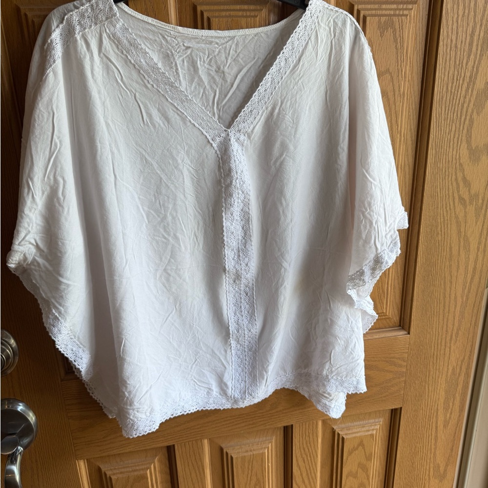 Elegant White Lace Trim Women's Top